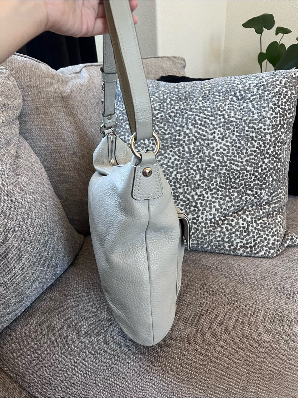 Coach Vintage Legacy Courtenay Hobo Bag Silver Hardware in Light Gray - Picture 5 of 9